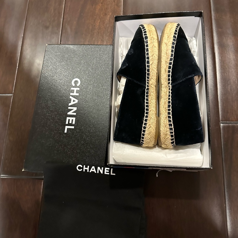 Chanel velvet navy blue espadrille size 36. Used , but in excellent condition.